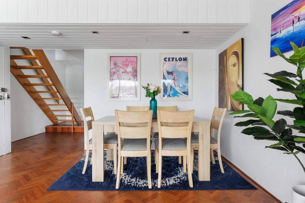 Stunning Waterfront Retreat! Apartment *
