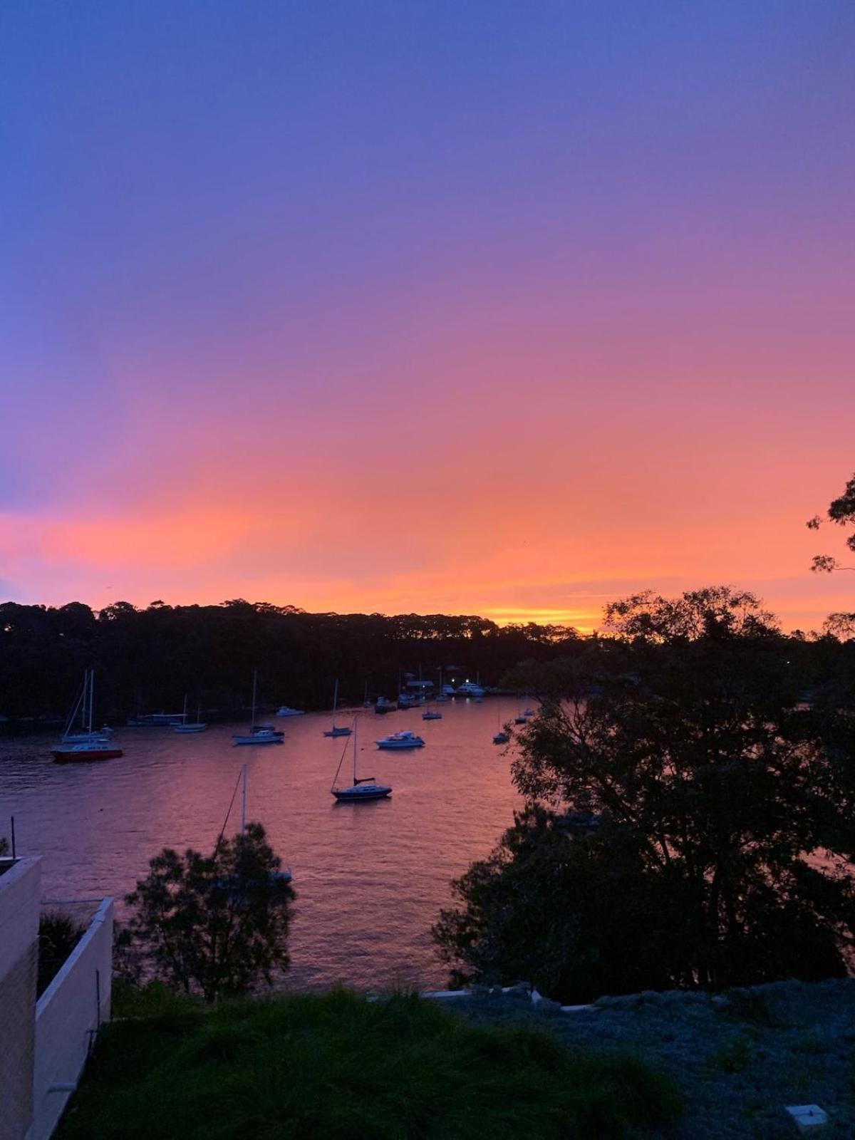 Stunning Waterfront Retreat! * Sydney